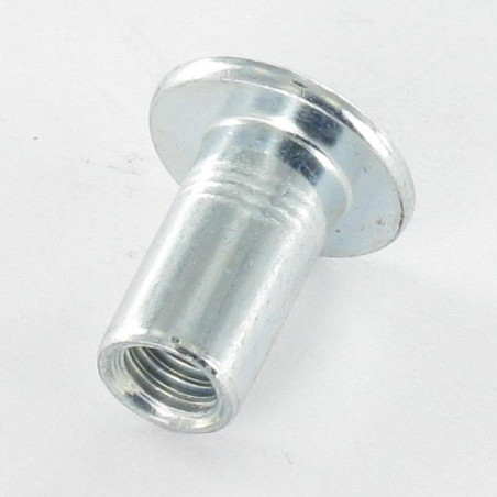1 x Combifix Ecrou relieur Tête plate Diamètre de tête: 15 Diamètre du corps 9 Longueur sous tête 15 M6 Clé de 4 HC4
