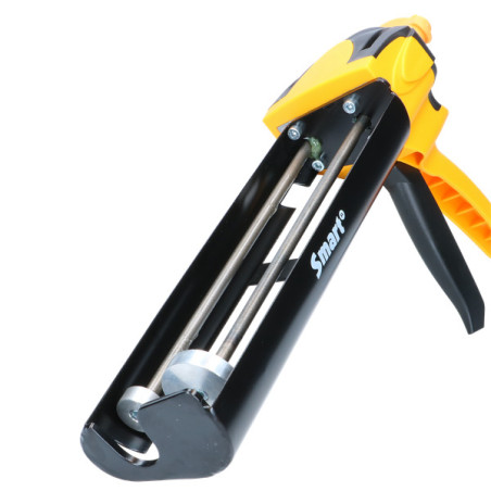1 x Pistolet pour cartouche 585 ML