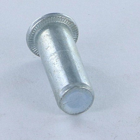 1 x Ecrou A sertir Tête plate TP Borgne M8X21.5 ACPB 35 Acier zingué