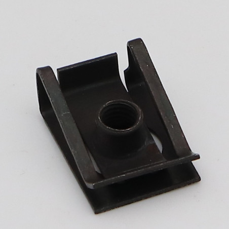 Ecrou à pincer M5 NUT8415 Epaisseur de serrage 0.5 à 4 Acier zingué noir