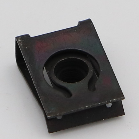 Ecrou à pincer M5 NUT8415 Epaisseur de serrage 0.5 à 4 Acier zingué noir