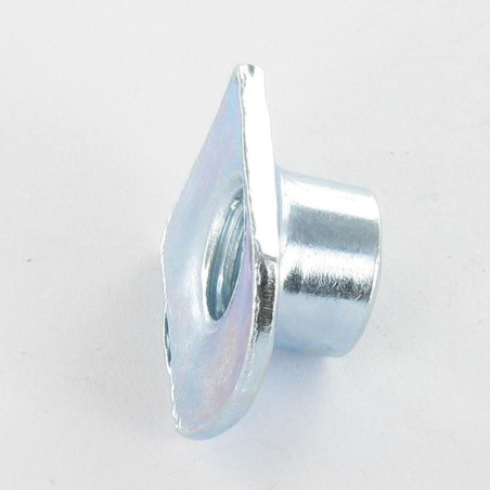 Ecrou à souder INCURVE M10 Acier zingué