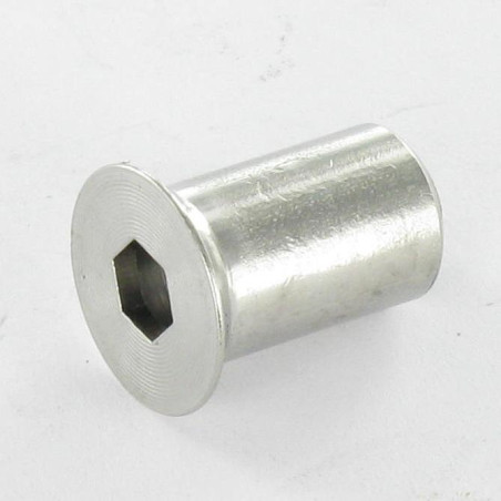 1 x Combifix Ecrou relieur Tête fraisée Diamètre de tête: 14 Diamètre du corps 10 Longueur total 17 M8 Clé de 5 HC5