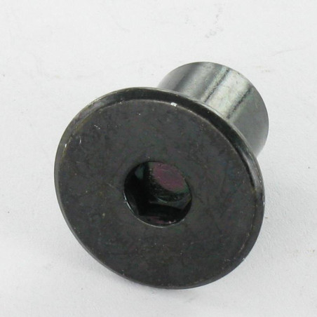 1 x Combifix Ecrou relieur Tête plate Diamètre de tête: 22.5 Diamètre du corps 13 Longueur sous tête 18 M10 Acier