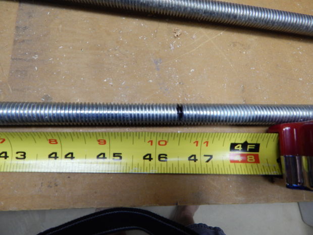 mesurez une tige avant de coupage
